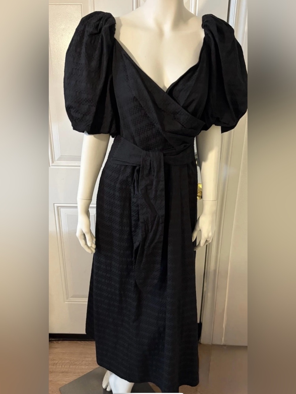 & Other Stories Black
Midi Dress Size 12